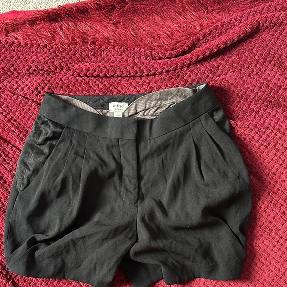 Wilfred Black High Waist Pleated Shorts - Picture 3 of 11